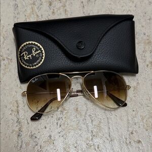 Ray-Ban Classic Gold Aviator Sunglasses